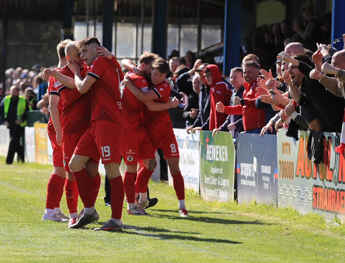 Aaron Arnott tweet media