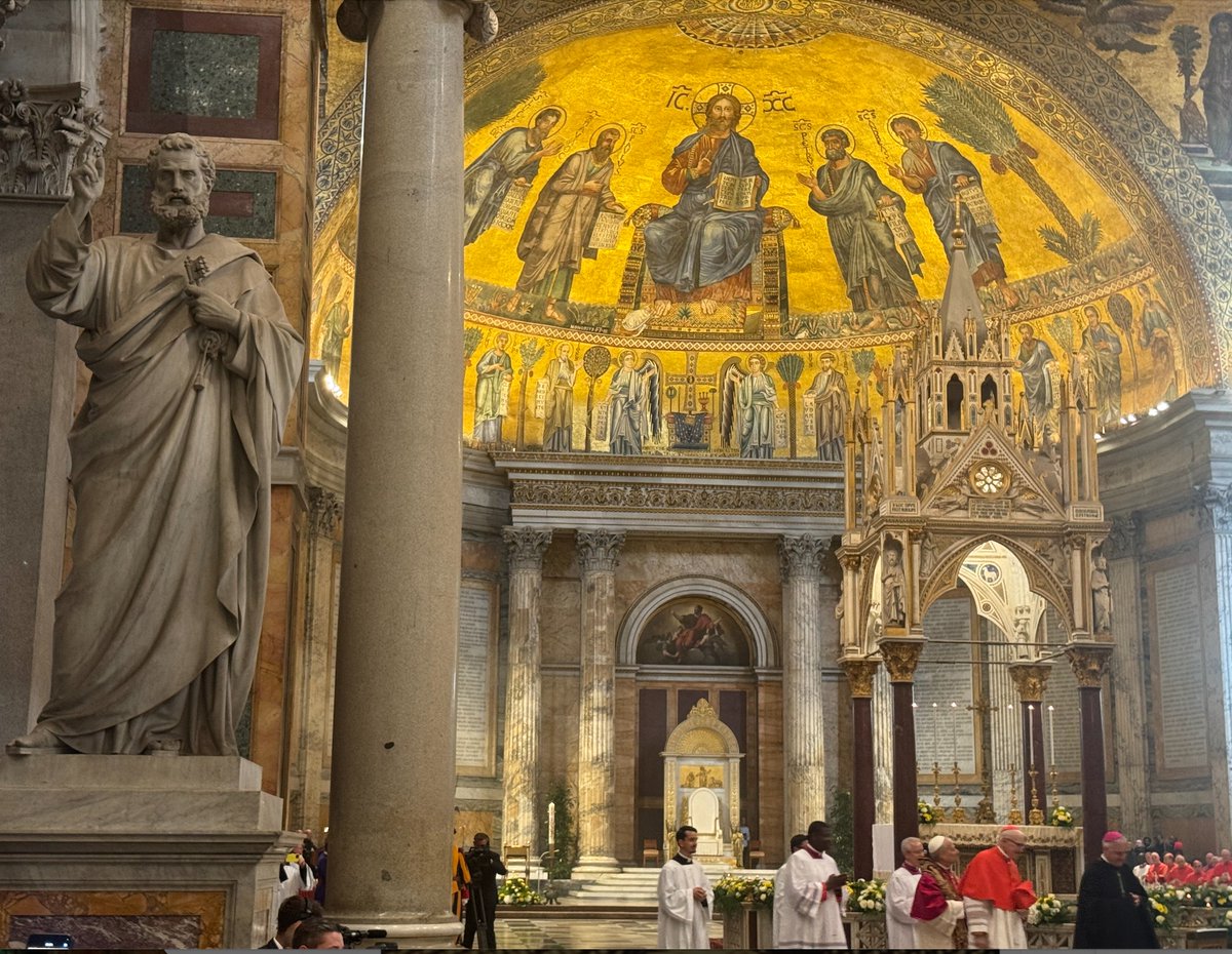 When the pope comes to your neighborhood, you stop what you’re doing to make him feel welcome. 

The second photo shows both St. Peter and #PopeLeoXIV — the first and most recent popes. <a href="/Pontifex/">Pope Leo XIV</a> #StPaulOutsideTheWalls