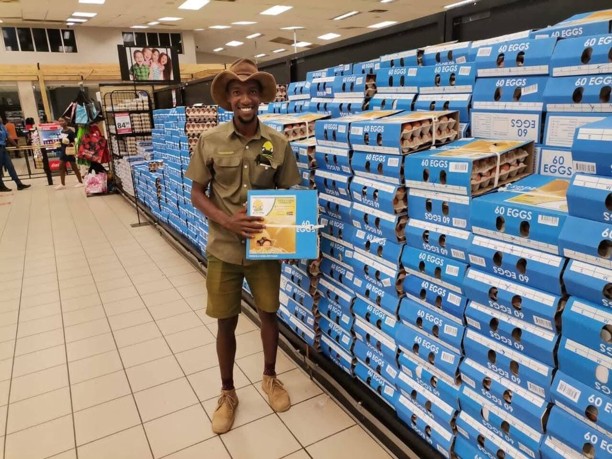 Meet Sizo Tshabalala founder of ‘Tshabalala Farming’, a livestock farm with capacity of 7500 chicken and over 250 bonsmara cattle.🙏🏾

📍~ Mpumalanga