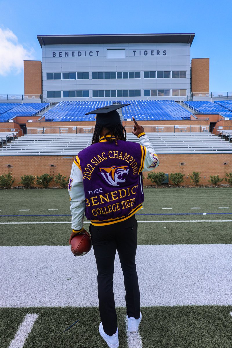 YrnDaemon's tweet image. I can finally say as a 1st-gen grad🥇 
They can say what they wanna say. Champions last forever, Legacies last forever, no matter what they say they can’t take that from you. Go Tigers! 
#LL24
