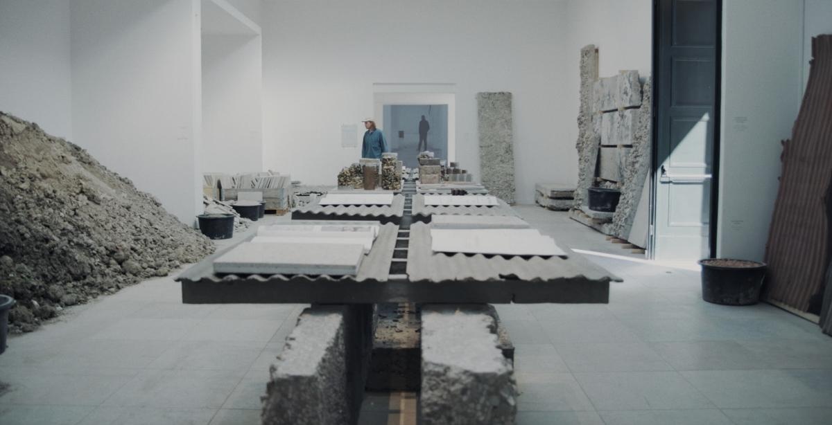 Søren Pihlmann’s Build of Site at #VeniceBiennale2025 transforms the Danish Pavilion into a raw, hands-on lab for circular design—where all construction waste is reused on-site.
world-architects.com/en/architectur…

📷Courtesy of Louisiana Channel

#SørenPihlmann #Architecture #BuildOfSite