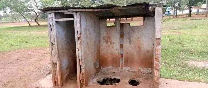 This is the condition of a toilet at Aluny Primary School in Alego Usonga Constituency.

Area MP is this bald man here, Samuel Atandi.

Rotten to the core!