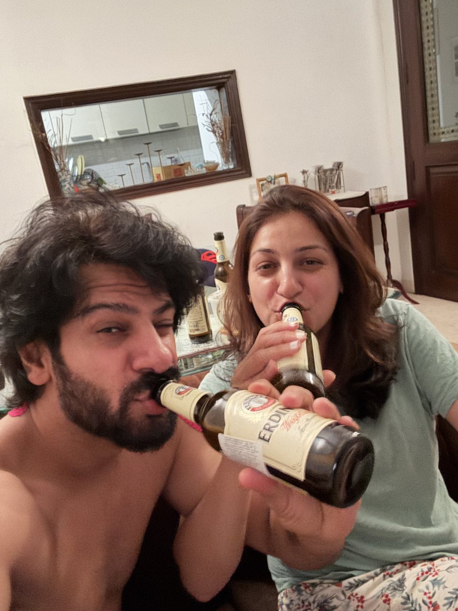 KaranVeerMehra's tweet photo. My jaan 🤗❤️😘 https://t.co/i7W2YgtCRY