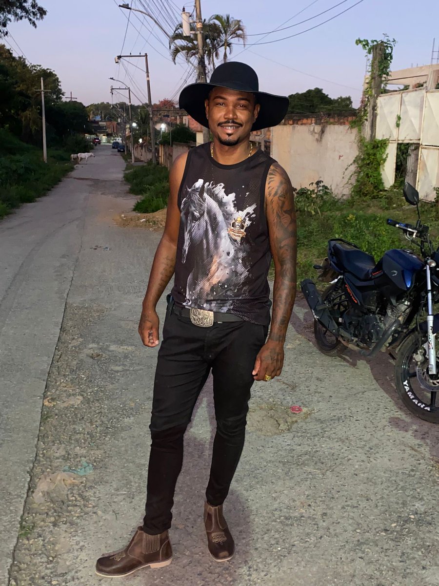 Meu estilo é pouco mais o meu amor e muito 😍