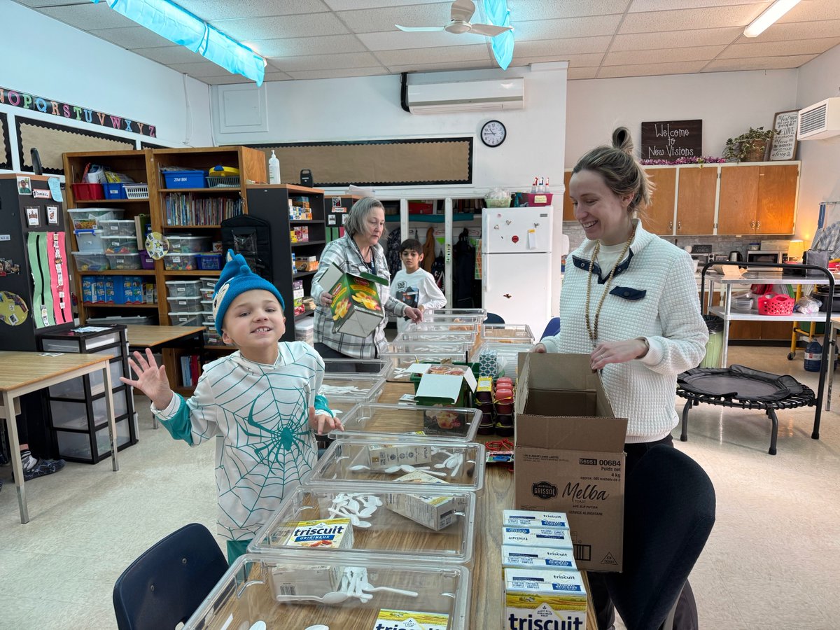 Brant Food For Thought (@brantfft) on Twitter photo TY New Visions Class at <a href="/GEDSB/">Grand Erie District School Board</a> James Hillier School – the heart & hands behind their amazing Student Nutrition Program! 👏
They’ve integrated the program into their curriculum, making healthy eating & giving back part of everyday learning. 💙🍎 #FeedingStudentSuccess TY New Visions Class at <a href="/GEDSB/">Grand Erie District School Board</a> James Hillier School – the heart & hands behind their amazing Student Nutrition Program! 👏
They’ve integrated the program into their curriculum, making healthy eating & giving back part of everyday learning. 💙🍎 #FeedingStudentSuccess