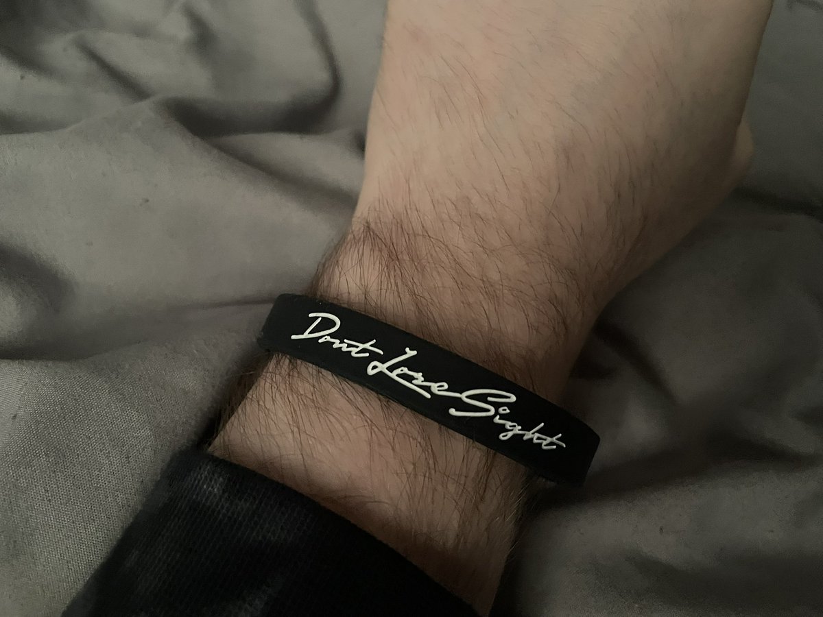 iiced_up's tweet photo. @itsjusta6_ I just got my Don’t lose sight bracelet and I love it! https://t.co/2KrtM2Xkip
