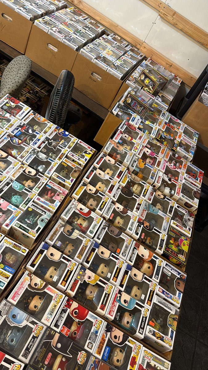 RetroExchangeAZ's tweet photo. Holy Funko Pops! Huge whatnot show today $2 starts! https://t.co/CfzlKsl9aD #whatnot #funkopops #pops #retroexchange https://t.co/IcE708TFcc