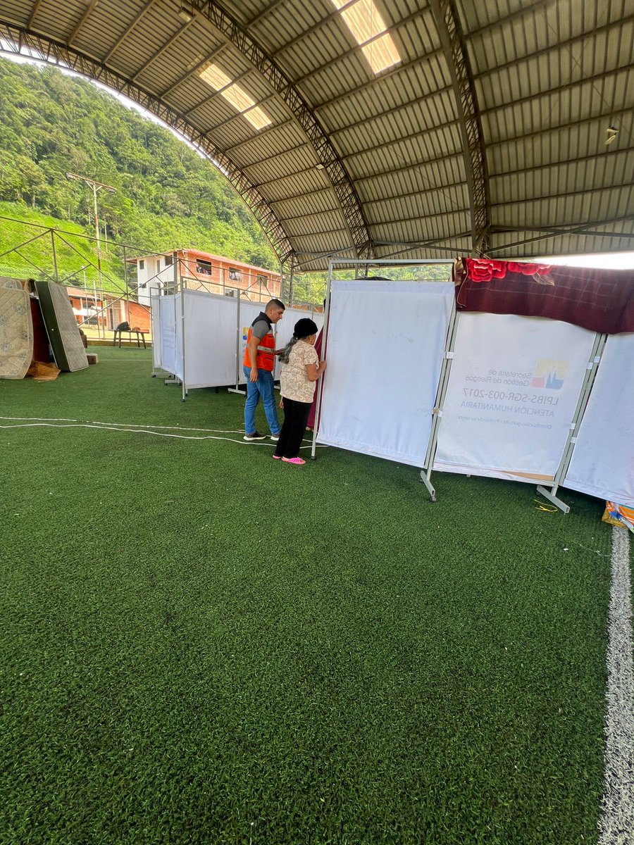Riesgos_Ec's tweet photo. 📍#ZamoraChinchipe
#Zamora
Realizamos evaluación del refugio en el sector #Chamico y evaluación de necesidades a las familias que continúan en el lugar.
Damos seguimiento integral a las familias afectadas y damnificadas.
#GobiernoEnAcción https://t.co/fM9WIhUwWB