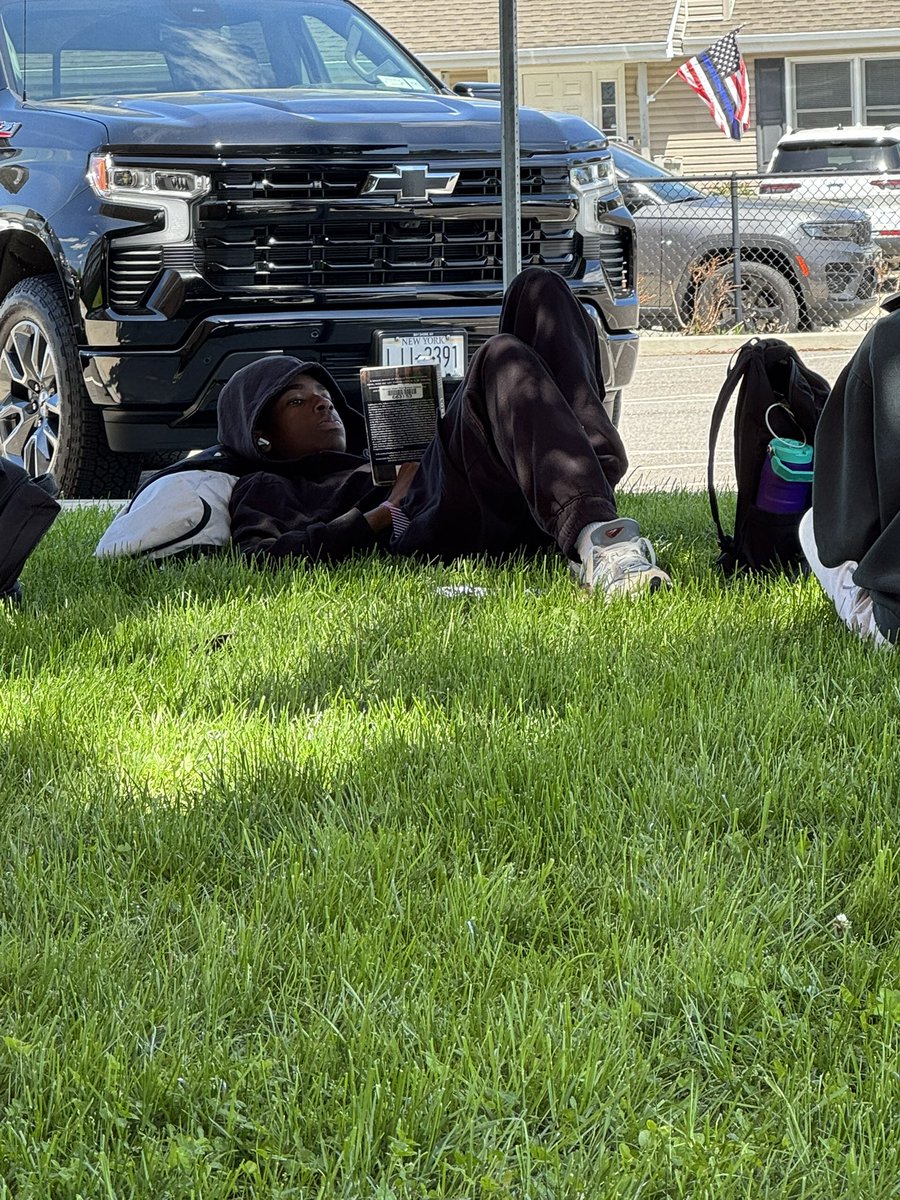 Mrs. Levine tweet media