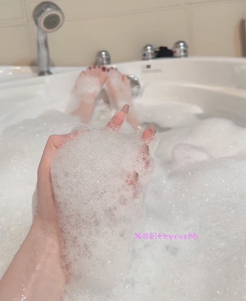 kittyovobb's tweet photo. #沈阳 #反差 🛁最喜欢泡澡噜๑˃ ᵕ ˂๑ https://t.co/6X9ALjMqK4