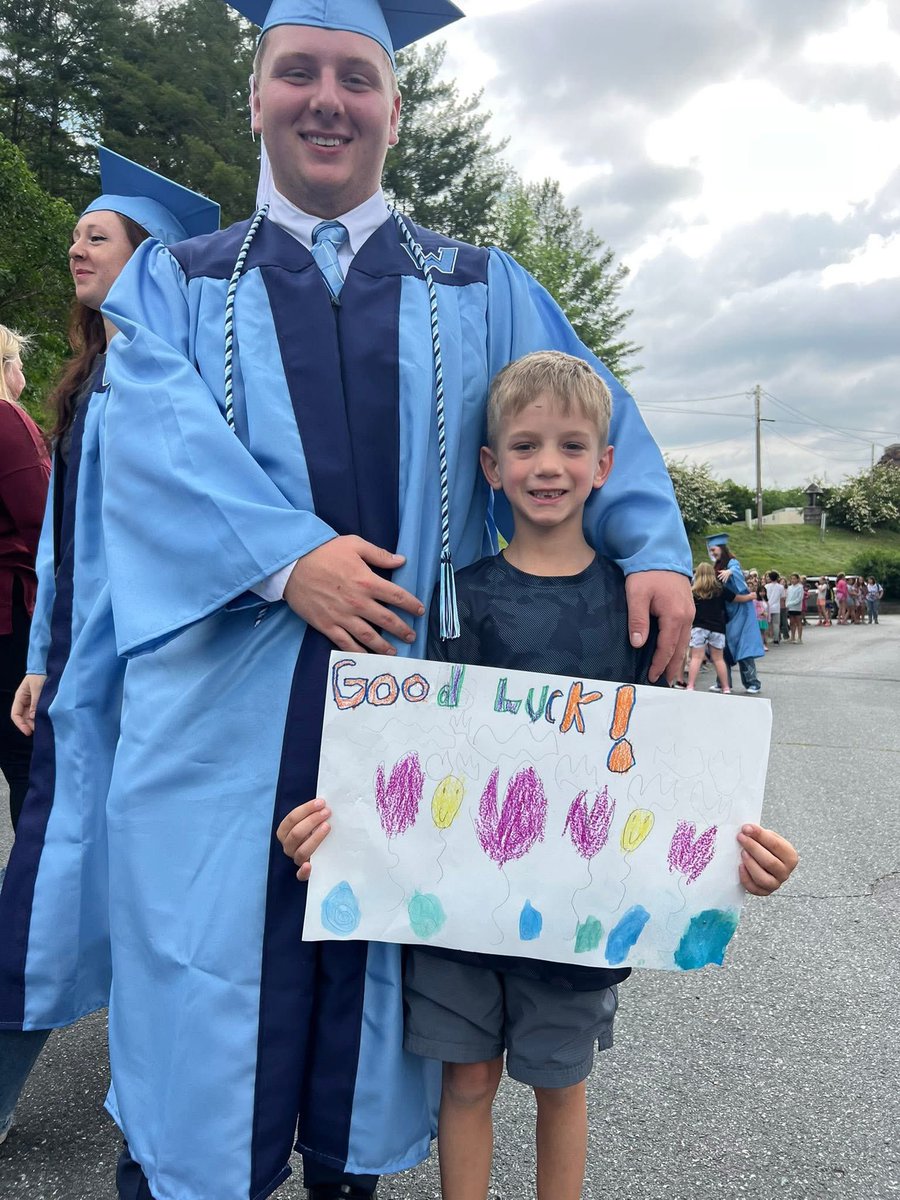 WataugaSchools's tweet photo. Their tour ended where it all began… Valle Crucis School ❤️
#SeniorWalkthrough #ClassOf2025 https://t.co/jXNZYD8CLw