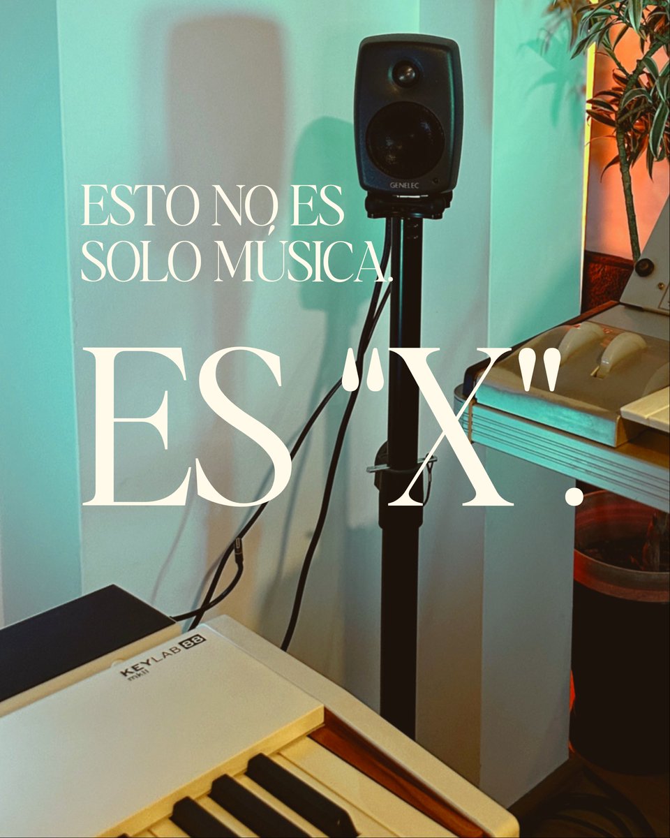 Todo empieza con una chispa. El estudio se convierte en un templo. La energía se siente antes del primer acorde. Los sonidos no se buscan, llegan. Cada tecla vibra con intención. La música toma el control. No hay ensayo, hay trance. El cuerpo responde, el alma se libera.
