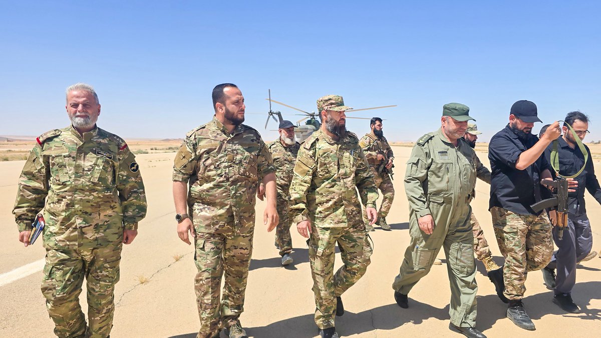 Sy_Defense's tweet photo. أجرى العميد عاصم هواري، قائد القوى الجوية في وزارة الدفاع، برفقة العميد مصطفى بكور رئيس أركان القوى الجوية، جولة تفقدية في مطار السين العسكري للاطلاع على جاهزيته الف��ية وبُنيته التحتية، تمهيداً لإعادة تفعيله ووضعه في الخدمة، وذلك بعد تعرضه لمحاولات تخريب متكررة بهدف تعطيله. https://t.co/7asj6A5UMX