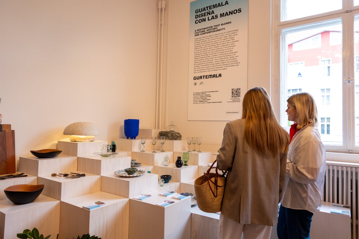 MadridDesignF's tweet photo. ✨ ¡Viajamos hasta Berlín!
Estamos muy contentos de haber colaborado en la itinerancia de la exposición Guatemala Diseña con las Manos que presentamos durante #FiestaDesign hasta la @b_designweek 💥
#MDF25 #BerlinDesignWeek https://t.co/fsaUaC1B0f