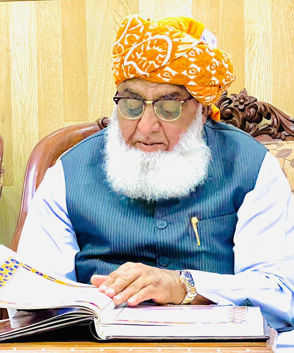 بلوچ، پشتون، سندھی، پنجابی سب کے مسائل مولانا نے ایوان میں اٹھائے۔ مگر قوم پرست صرف اپنی قوم کا راگ الاپ کر دوسروں سے نفرت سکھاتے رہے۔ مولانا سب کی آواز ہیں، تم صرف انتشار کی۔
#NationVoiceMaulana