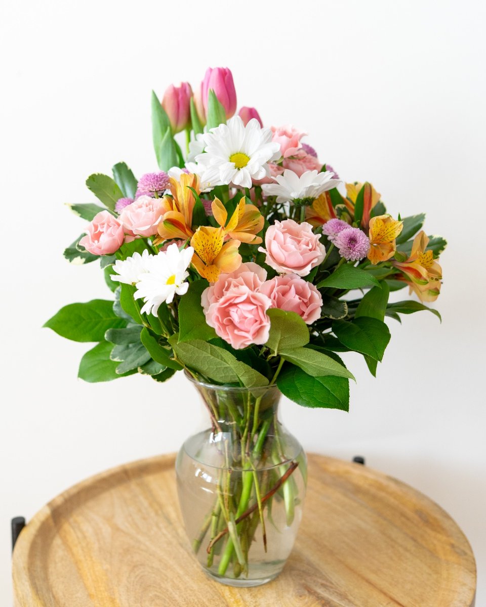 Fresh blooms and cozy spring afternoons—name a better duo, we'll wait. ☕🌸
Bring home spring’s best from our site.

#SpringVibes #HomeDecor #FromYouFlowers