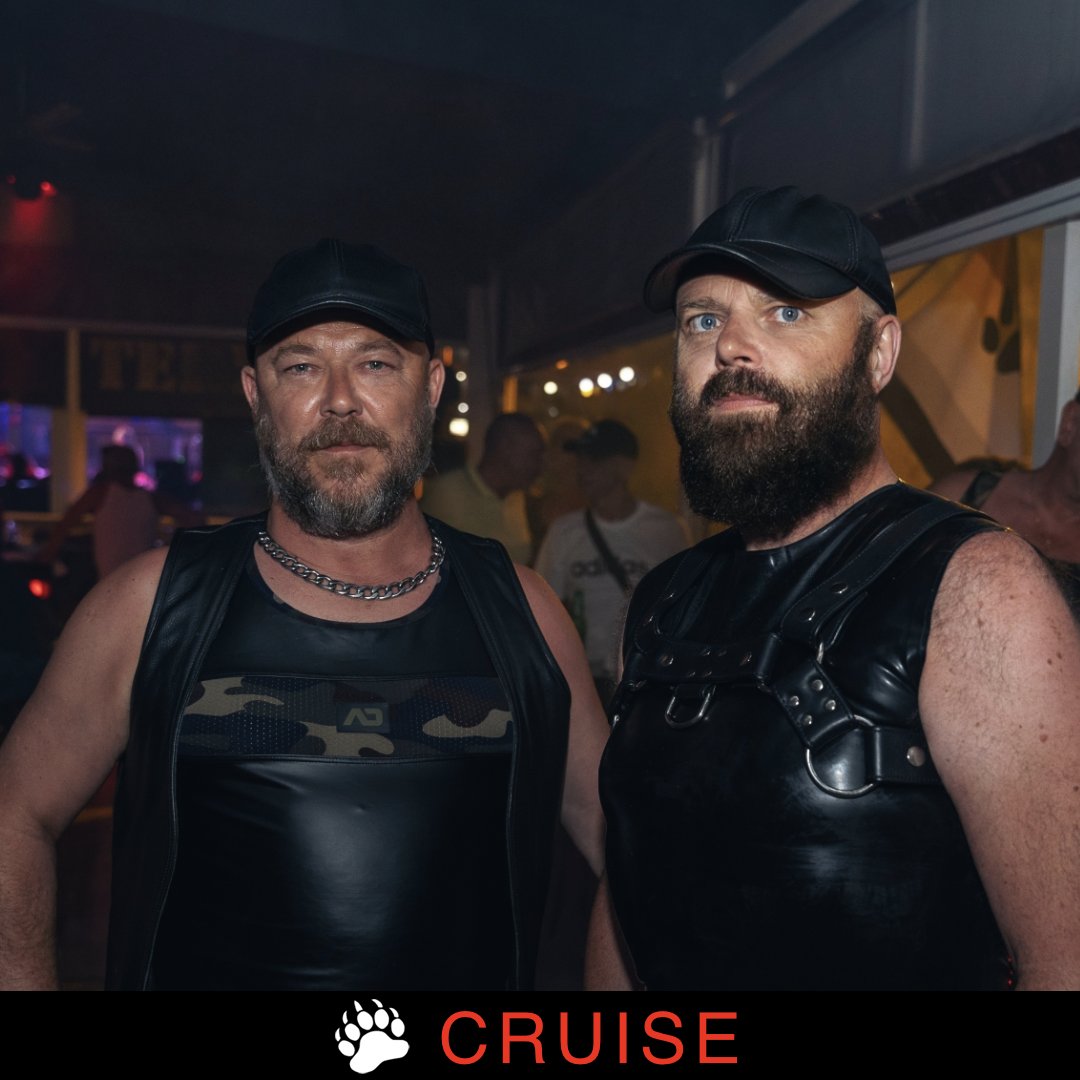 Abrimos todas las noches de 10PM a 4AM.
⠀
Happy hour en la terraza de 10PM a 11PM.
⠀
#cruisebar #maspalomas #grancanaria #onlymen #leatherclubmen #beardmenstyle #gay #gaybear #gayman #beardlove #beardedstyle