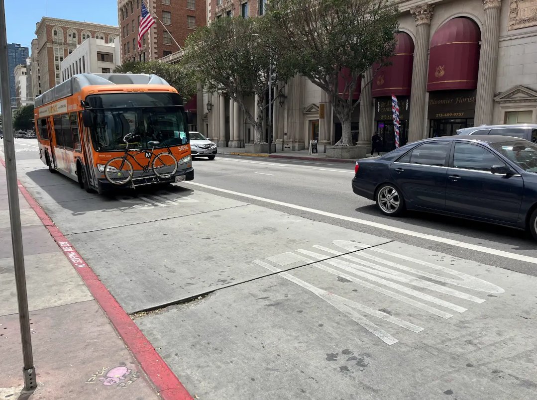 Our bus lane enforcement pilot has expended to Olive St and Grand Ave in DTLA! Do your part, avoid a $293 penalty, and keep LA’s bus service smooth and reliable by not stopping or parking in bus only lanes.