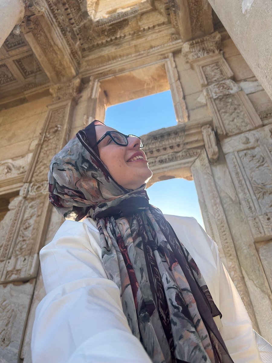 zeynep_cyir's tweet photo. Artemis'in nefesi, Efes'in fısıltıları ile yapılan büyüleyici bir gezi...
Artemis'in Efes'i...
#izmir #efesantikşehir https://t.co/5czc2xaMIK