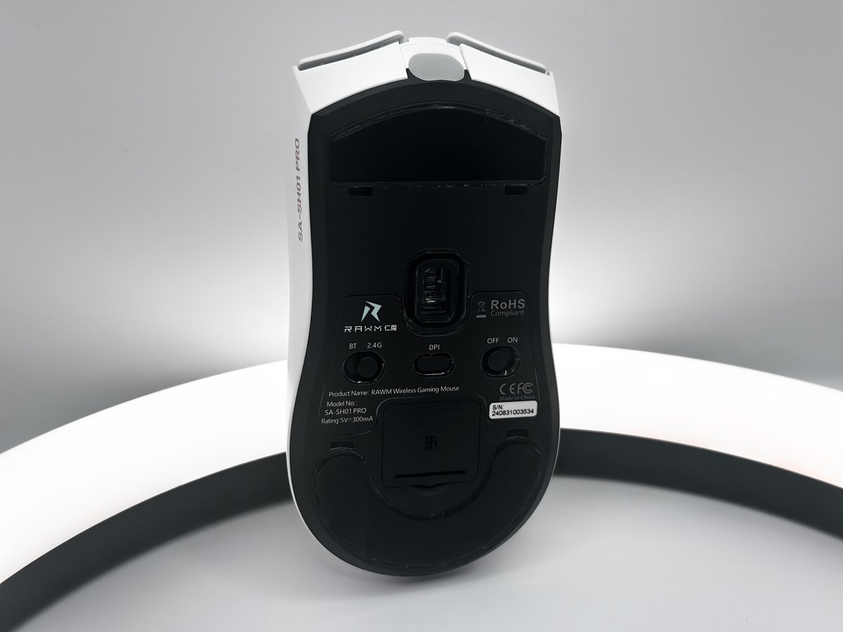 We loved like snowfall — silent, beautiful, and gone too soon.
Now all that’s left is the cold where your warmth used to be. 🤍❄️

📸 RAWM SA-SHO1PRO