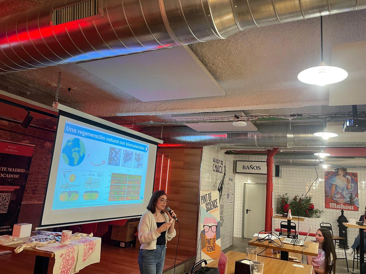 Instituto de Ciencia de Materiales Madrid - CSIC (@icmm_csic) on Twitter photo 🍻 Estamos en Mercado de San Leopoldo escuchando a Julia Martínez (<a href="/MaMBIOGroup/">MaMBIO Group ICMM-CSIC</a>) hablando sobre cómo usa hierro para curar lesiones medulares.
Gracias a <a href="/pintofscienceES/">Pint of Science ES</a> 🍻 Estamos en Mercado de San Leopoldo escuchando a Julia Martínez (<a href="/MaMBIOGroup/">MaMBIO Group ICMM-CSIC</a>) hablando sobre cómo usa hierro para curar lesiones medulares.
Gracias a <a href="/pintofscienceES/">Pint of Science ES</a>