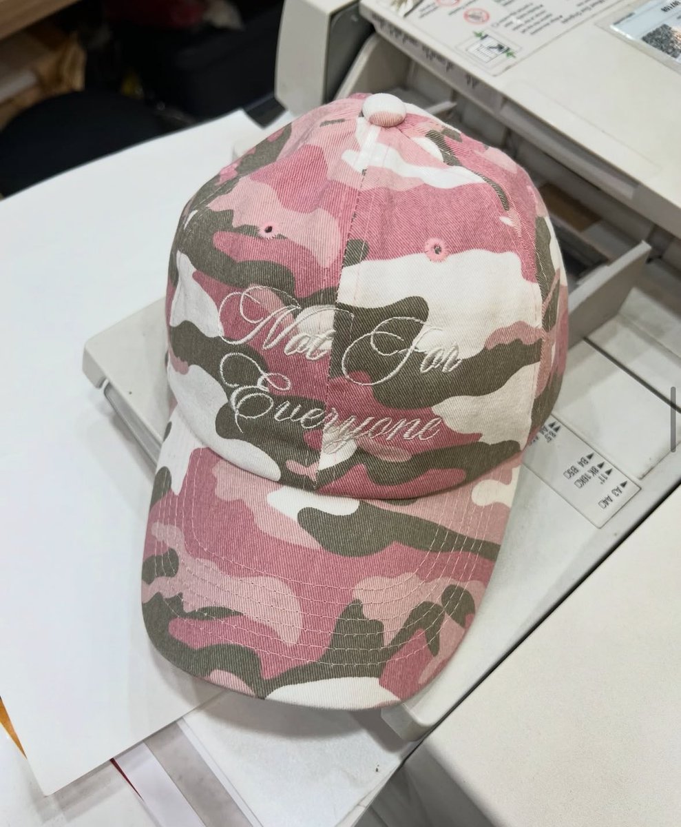 kangdanitt's tweet photo. #ส่งต่อหมวก  Price : 550 ส่งฟรี ✅✅ from 990
ของแบรนด์ NOT FOR EVERYONE ❤️ สีชมพู ทักมาสอบถามราคากันก่อนได้ 

#ส่งต่อเสื้อผ้ามือสอง #ส่งต่อเสื้อผ้า #ส่งต่อstylist #ส่งต่อเครื่องสําอาง #vghbkk https://t.co/4tIdJGY6fC