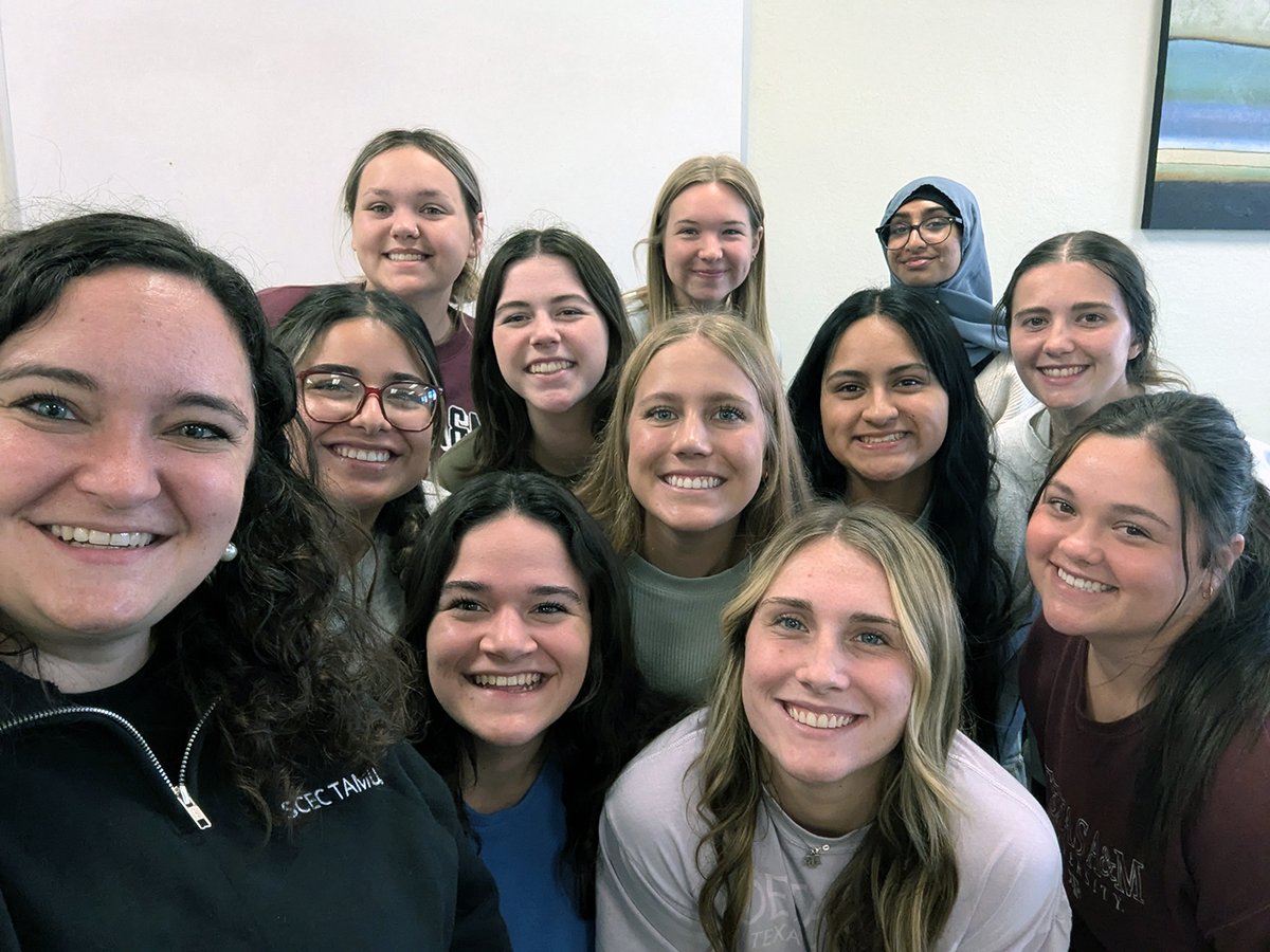 cehdtamu's tweet image. Congratulations to Dr. Erinn Whiteside on being named the Hullabaloo U Instructor of the Year for her exceptional dedication to first-year student success. She was recognized for her impactful teaching, community building and genuine care for her students.
#CEHD #TAMU #GoodBull