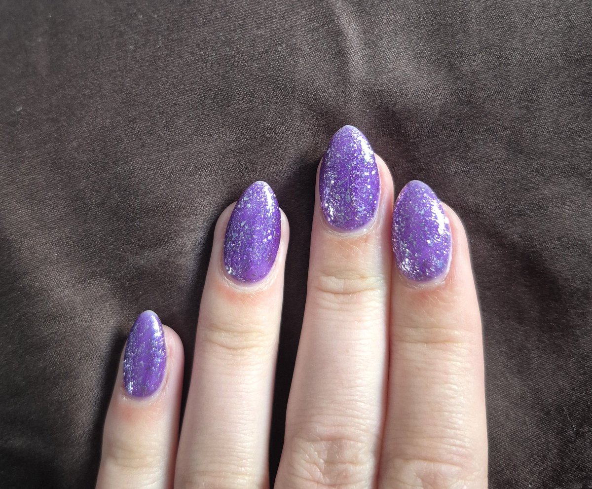 Just had the best manicure of my life done by a 20yr old butch lesbian in the asian nail salon