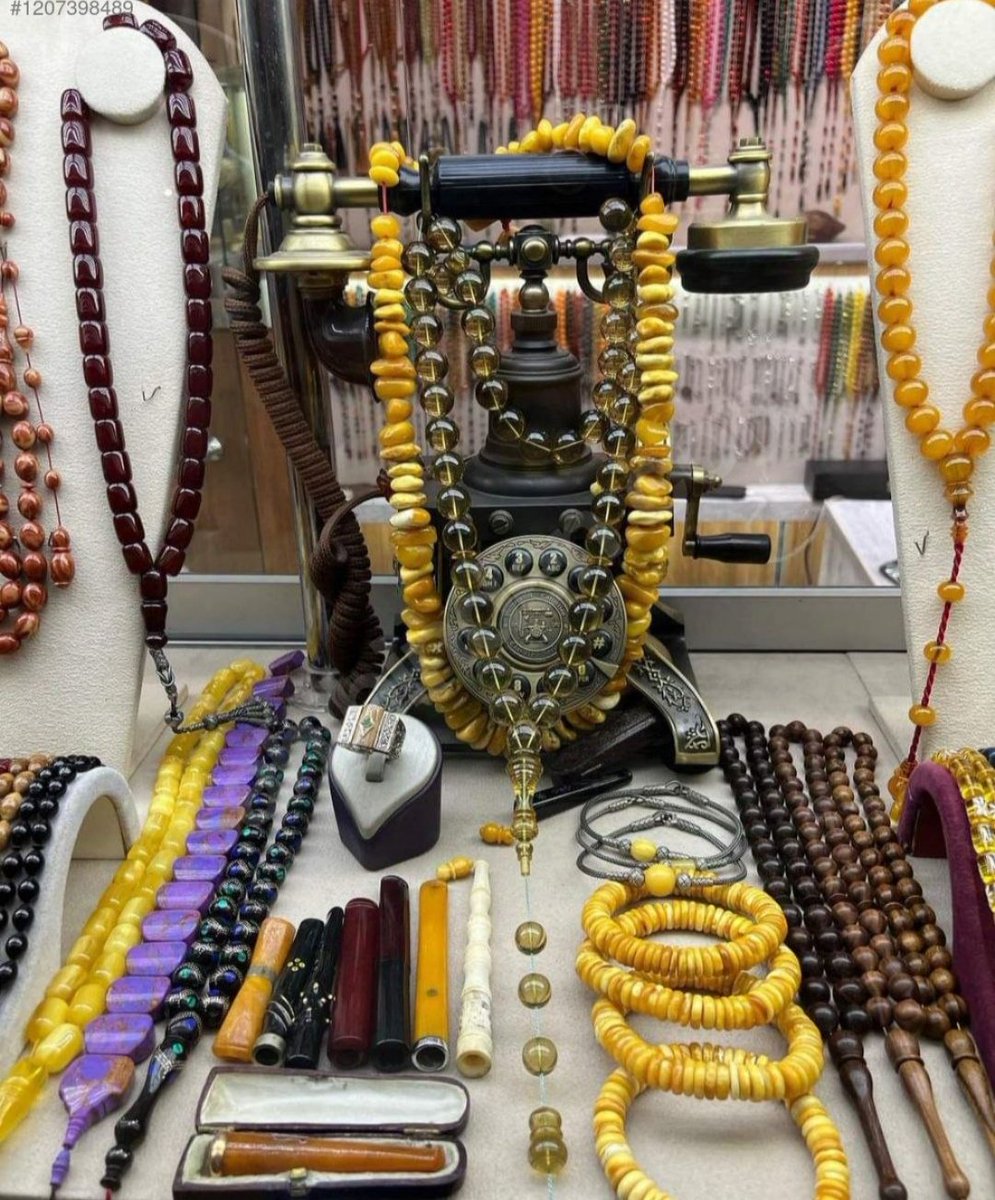 Damla Kehribar Tesbihler, Kolyeler, yüzük ve küpeler... Daha neler neler.... 
Mağazamızı ziyaret edin 
yollayalim.com