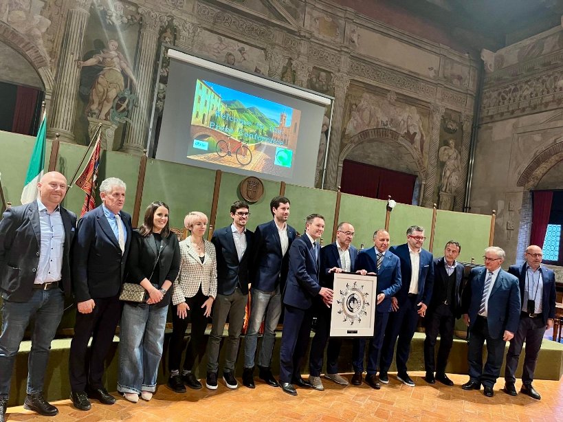 🤝 Honoured to be in Treviso today with <a href="/Federciclismo/">F.C.I.</a> President Cordiano Dagnoni, as the Province has been awarded the UCI Bike City Label.

👏 Today’s visits allowed us to experience first-hand the passion and expertise of the cycling industry in this region.