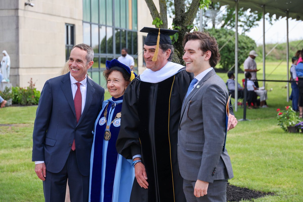 HFUPresident's tweet image. It was a privilege to welcome @Lou_Kassa, president and CEO of the @BiotechnologyPa, as @HolyFamilyU’s newest honorary degree recipient. We are grateful for the inspiring message he shared with our graduates as they embark on their next chapter.