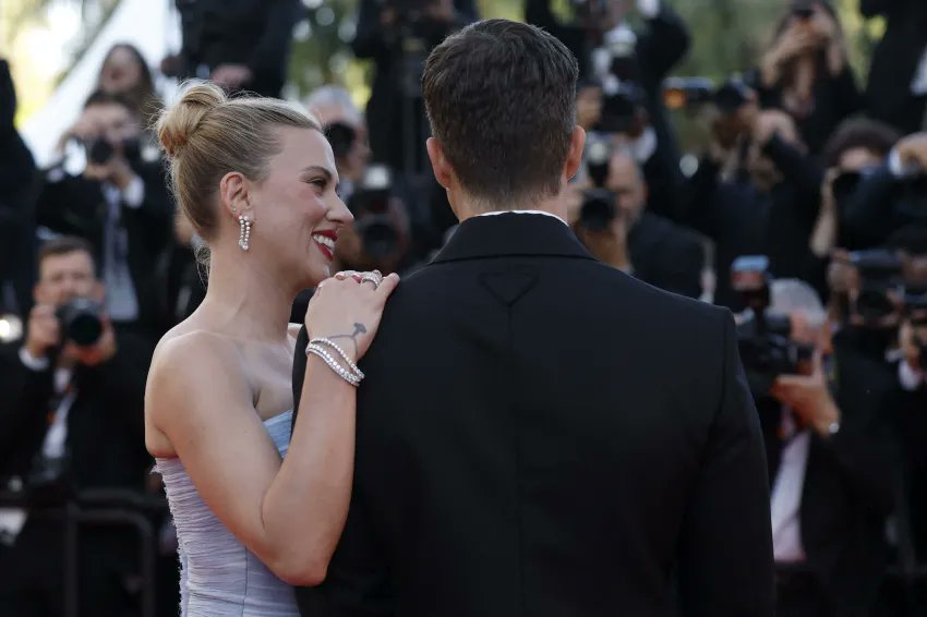 whatsupscarlett's tweet photo. Happiness looks so great on her 🥺😭 https://t.co/2wYLea2L1G