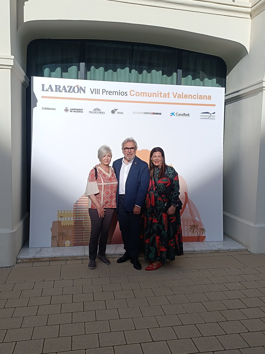 cosomuval's tweet photo. #PremiosLaRazónCV a la Promoció Cultural a @cosomuval i a la @FSMCV https://t.co/joRt1xe3B8
