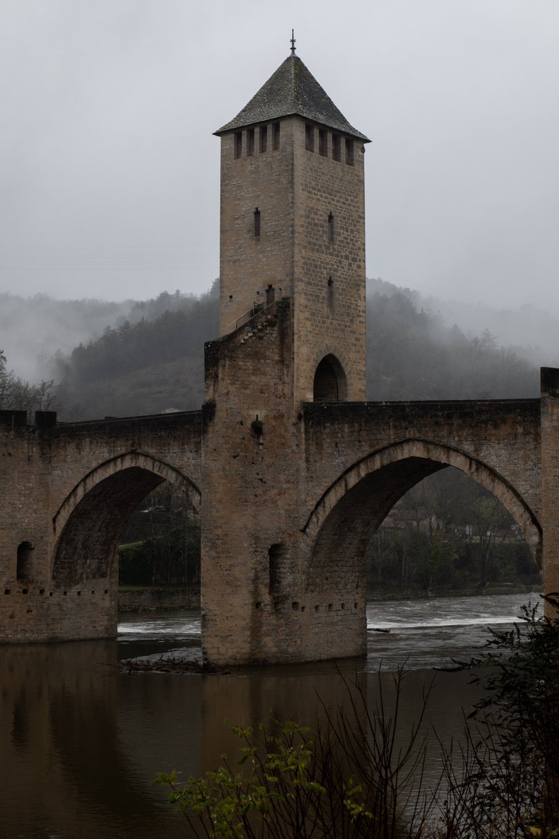Thinking about the Pont Valentré on a foggy day again