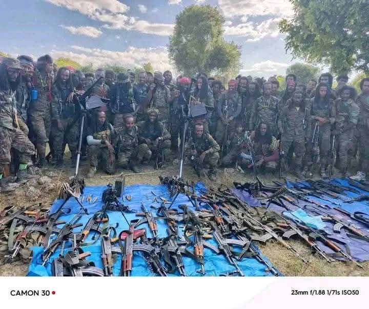 FilateShan53074's tweet image. Birgeediin_Bakakkaa Aanaa sireetti diinatti bakakkaa buusuun diina siree godhee injifannoo boonsaa galmeesseera

#ABO_WBOn haa waaru 

OROMIYAAN BIYYA 
#KMN