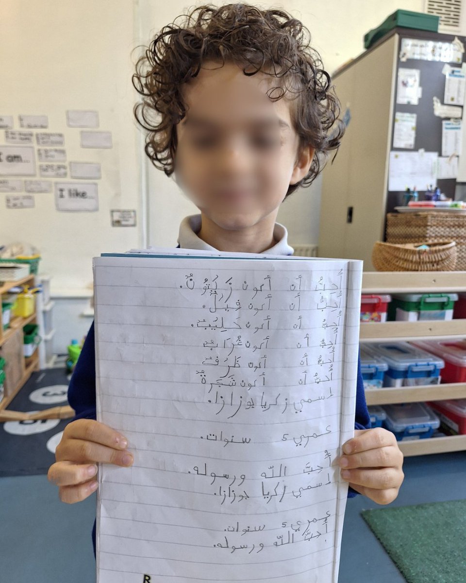 Shakhsiyah's tweet image. 🚨 FS2 students at Shakhsiyah are mastering full pages in English and Arabic—neat handwriting, full sentences, and endless potential! 🌍📚  

#BilingualGenius #YoungAchievers #EducationGoals