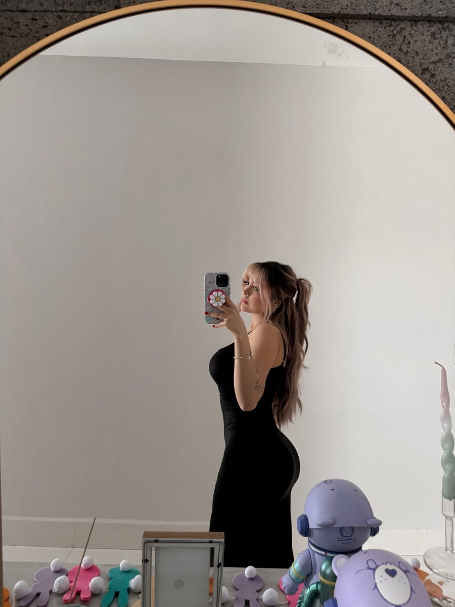 ARI 🍓✨ tweet media