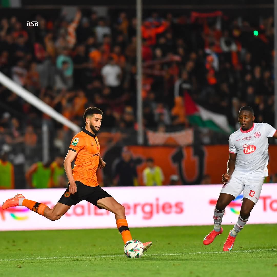 sportingafrica's tweet photo. #ConfederationCup FINAL DE IDA PARA EL RS BERKANE 🇲🇦
El último sabado, en el Stade Municipal de Berkane, el local se quedó con la final de ida de la Confederation Cup ante el Simba 🇹🇿
Fue 2-0 con goles de Mamadou Lamine Camara y Ossama Lamlioui. El domingo será la revancha
https://t.co/7pjnONUgPp