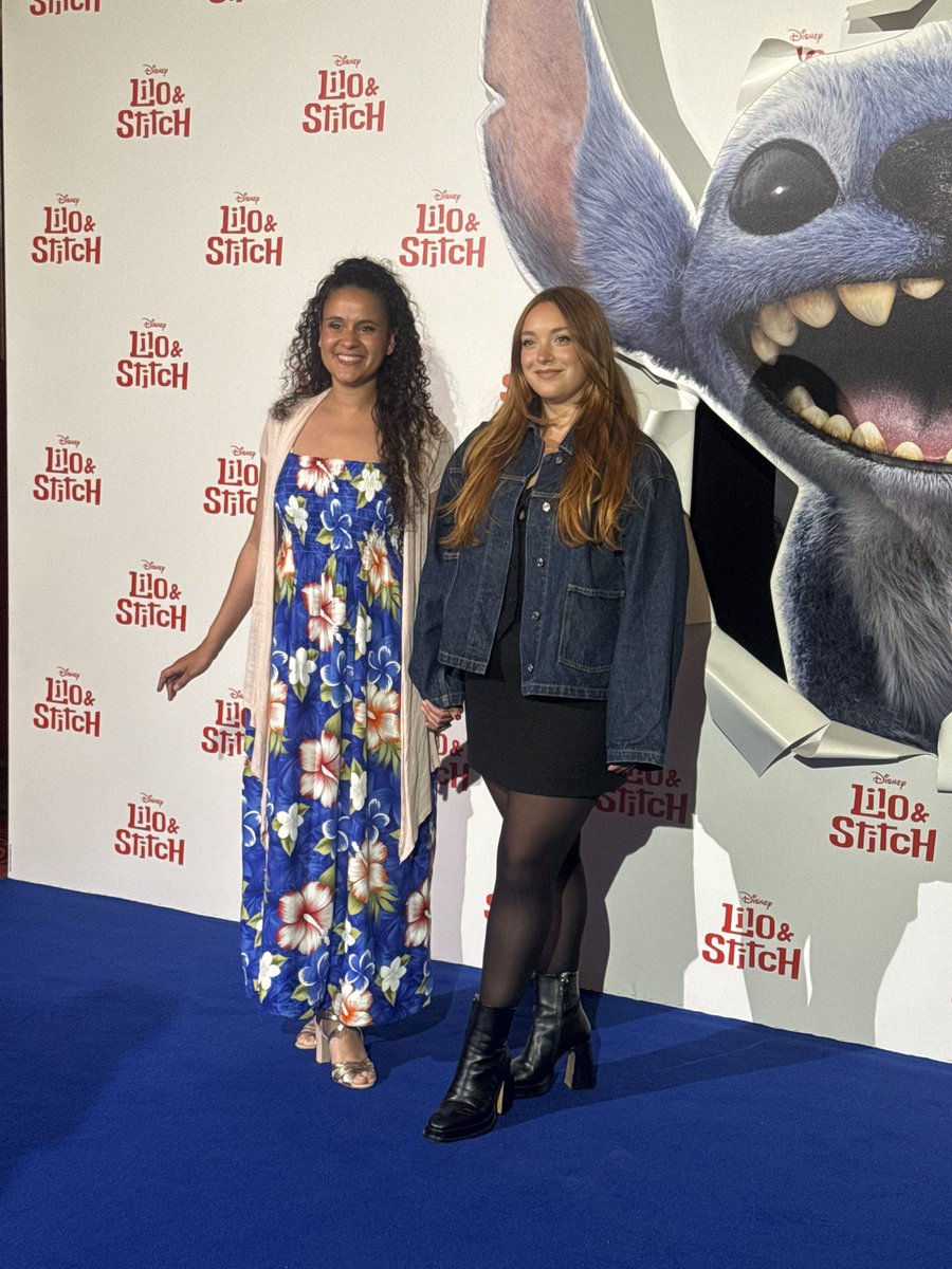 LeGrandRex's tweet image. Quand 2 univers #Disney se rencontrent ! 
Cela nous donne une belle photo entre la voix de #Vaiana (Cerise Calixte) et celle d’Anna dans la Reine des neiges. (Emmylou Homs). 💯