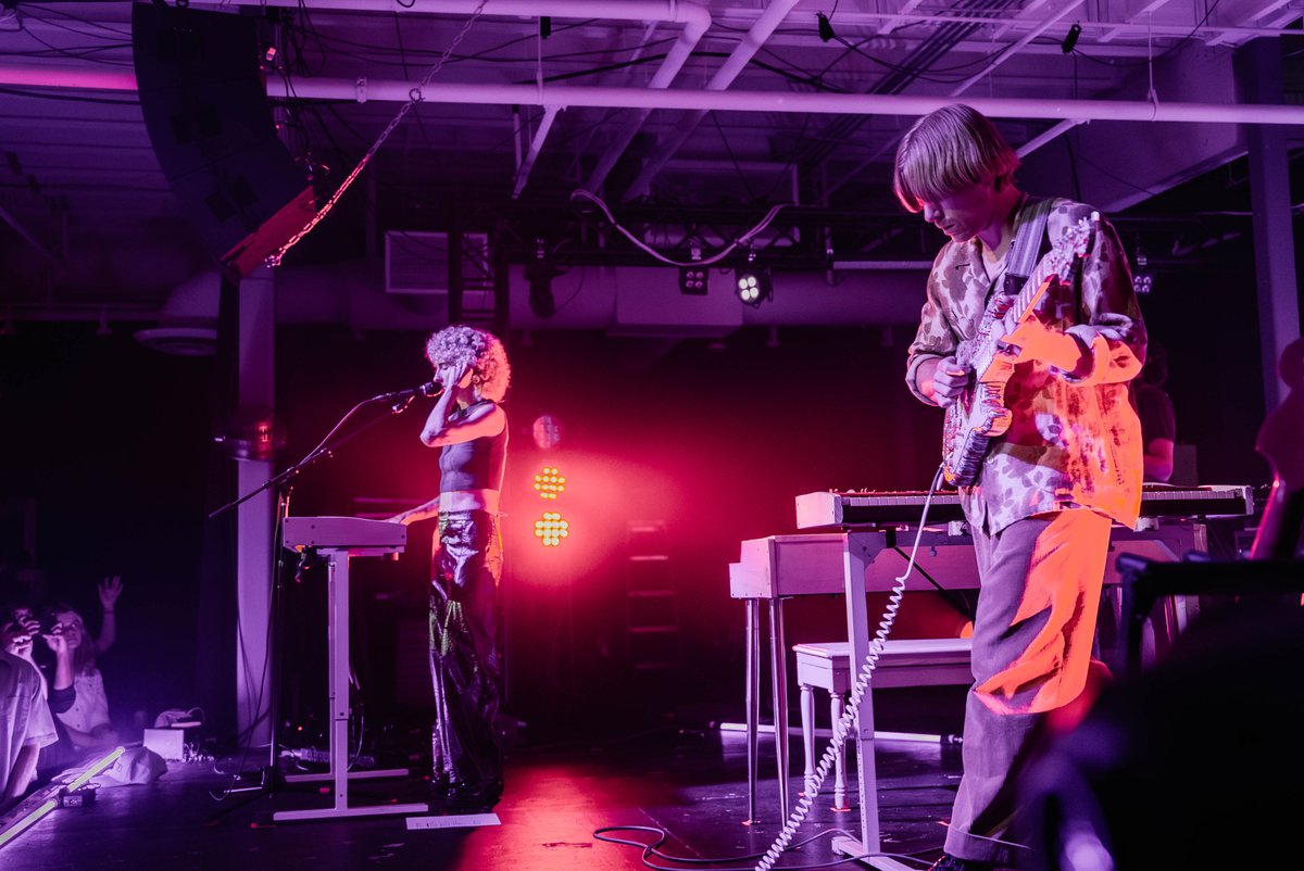 [show review] <a href="/TennisInc/">Tennis Music</a> kicked off their final tour with an intimate show <a href="/swandivelv/">Swan Dive</a> last week! We've got all the photos: tinyurl.com/mv5jkryy