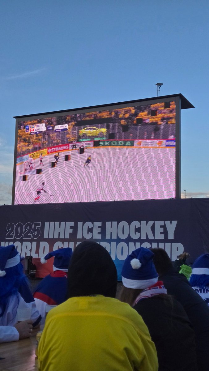 Pilestedt's tweet image. Anybody else watching the Sweden - Canada game?
Two of the best hockey nations going toe to toe.