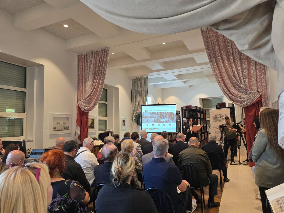 Sot, më 20 maj 2025, pata nderin të flisja në aktivitetin "Spaçi në Kujtesën Digjitale", të organizuar nga <a href="/aidssh/">Autoriteti Dosjeve (AIDSSH)</a>. Ishte një moment i thellë për të nderuar të mbijetuarit e Spaçit dhe kampeve të tjera të punës së detyruar gjatë regjimit komunist, historitë e të cilëve na