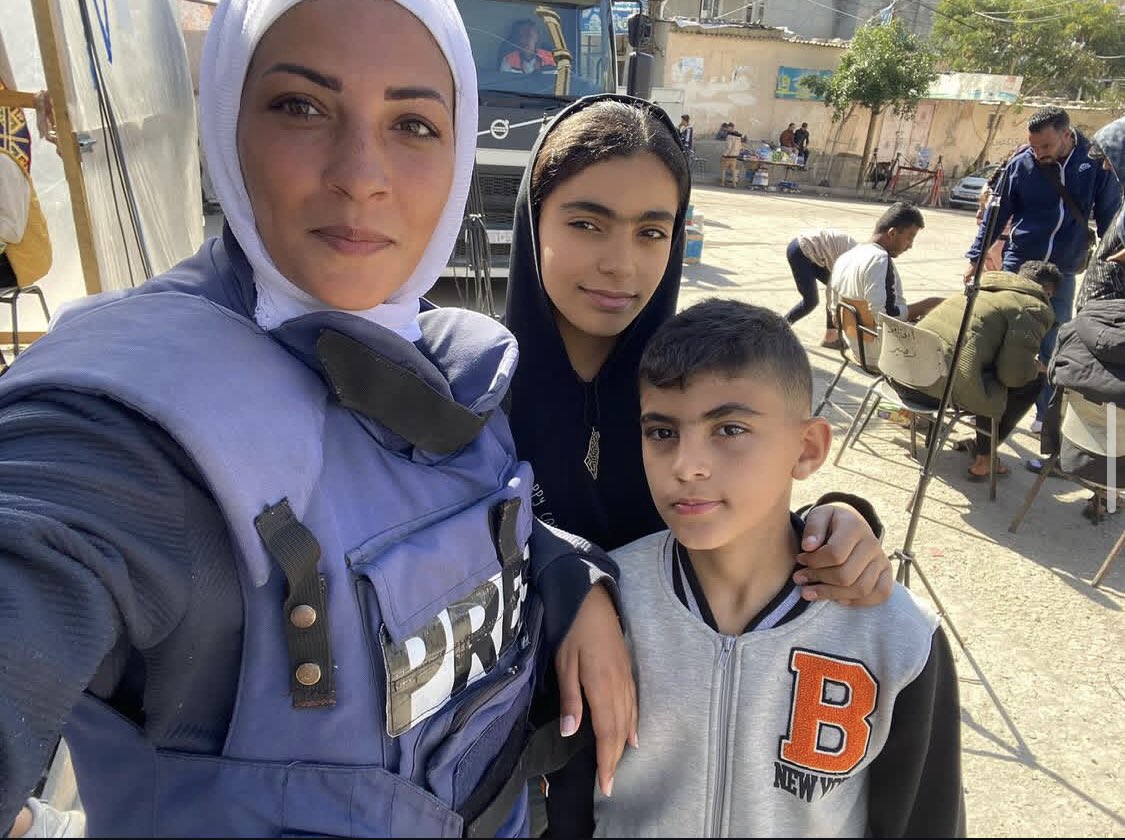 In memory of the 154th day of the war against Gaza: Alia and Jamal accompanied me to the workplace, the tents of journalists around the Kuwaiti Hospital in Rafah. It was a difficult day and we ended it with a picture before leaving for our shelter.
