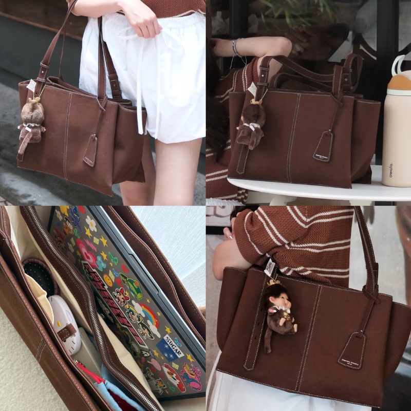 PPIMMYY's tweet photo. น่ารักแบบเกิน Tote bag ที่ใส่ไอแพดได้ จุของได้เยอะ Tartine Bag - Sunrise Coffee จาก Something Apparels เป็นกระเป๋าทึ่ เรียบง่ายแต่ดูมีสไตล์ หนังกลับสีน้ำตาลเข้ม brown suede คือดี จะถือไปคาเฟ่ก็เก๋ ไปทำงานก็ได้ ใส่ของได้จุกๆ ทั้ง iPad / MacBook  มีช่องแยกจัดระเบียบดีมากๆ