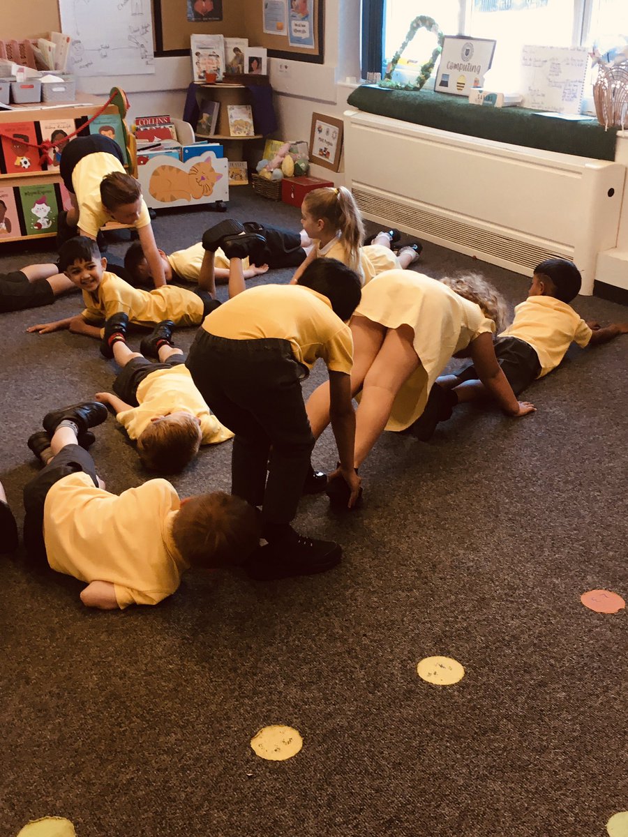 Canon Burrows CE Primary School (@canon_burrows) on Twitter photo A massive thank you to Chris from <a href="/AsCreatives/">As Creatives</a>. The children learnt so much about animal diets and how different animals’ bodies have adapted to their diets.
#CBValues #Friendship #Creativity A massive thank you to Chris from <a href="/AsCreatives/">As Creatives</a>. The children learnt so much about animal diets and how different animals’ bodies have adapted to their diets.
#CBValues #Friendship #Creativity