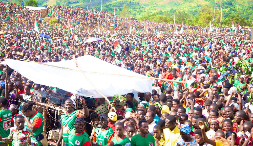 Le Secrétaire Général du <a href="/CnddFdd/">CNDD-FDD</a> accueilli en héros à Kirundo. 

Le 20 mai 2025, dans le cadre de la campagne électorale en vue du double scrutin du 5 juin, le très honorable <a href="/R_Ndikuriyo/">Ndikuriyo Révérien</a>, Secrétaire Général du <a href="/CnddFdd/">CNDD-FDD</a>, a été accueilli avec ferveur à #Kirundo par une foule