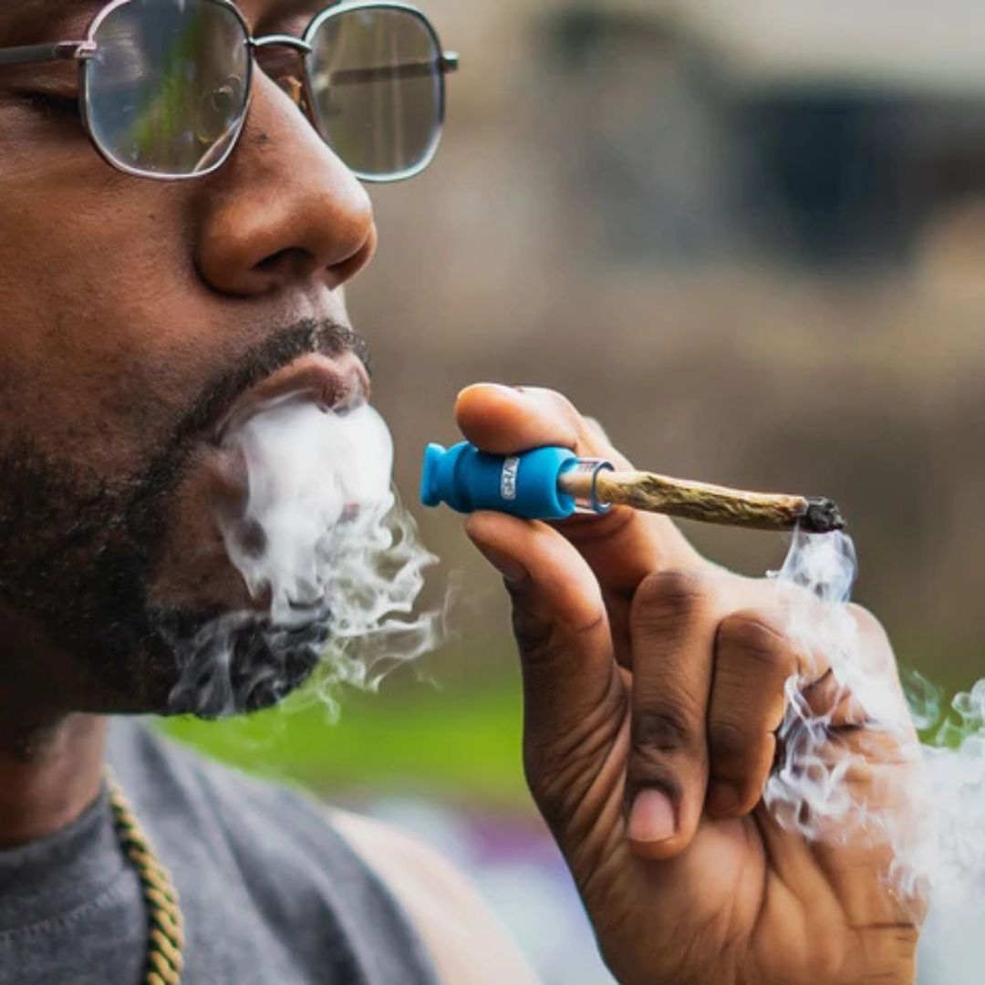 dankgeek's tweet image. Ready to roll in style? 🌟 From the Her Highness De-Lighter to the PILOT DIARY Mandala Grinder, GRAV Glass Crutch, and RAW Classics—we’ve got your rolling essentials covered! 

SHOP NOW: dankgeek.com/collections/ro…

#RollingInStyle #DankGeek #RollingSquad