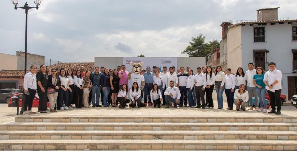 IcatechOficial's tweet photo. En #Icatech creemos que el desarrollo empieza por lo esencial, por ello, llevar servicios básicos y cursos formativos a nuestras comunidades no es solo una necesidad, es una inversión en dignidad, oportunidades y futuro.

#CEM78 🦉❤️♠️
#HumanismoTransformador 🐾🐾🐾 https://t.co/R5xy3Hmyh2