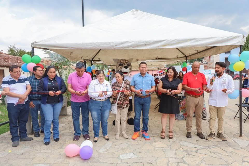 IcatechOficial's tweet photo. En #Icatech creemos que el desarrollo empieza por lo esencial, por ello, llevar servicios básicos y cursos formativos a nuestras comunidades no es solo una necesidad, es una inversión en dignidad, oportunidades y futuro.

#CEM78 🦉❤️♠️
#HumanismoTransformador 🐾🐾🐾 https://t.co/R5xy3Hmyh2