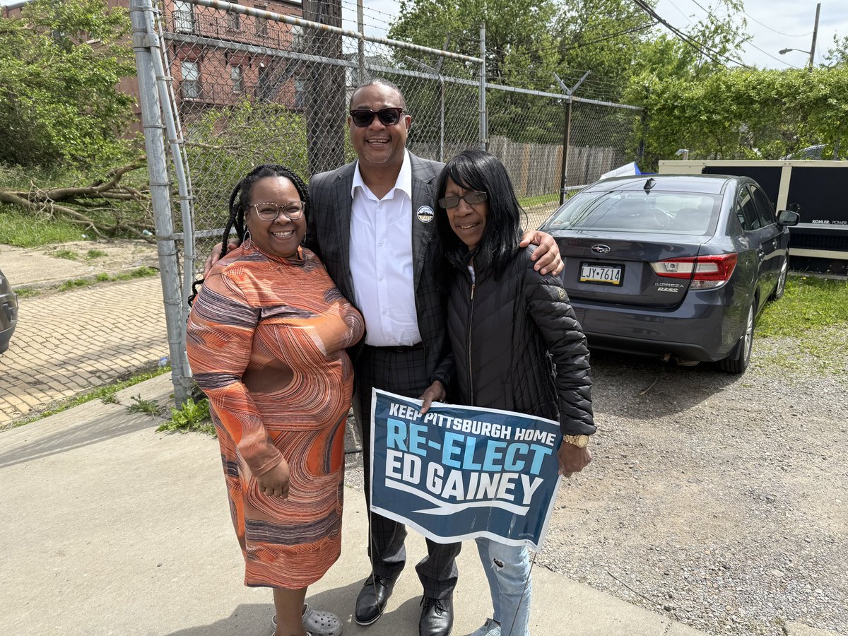 gainey_ed's tweet photo. From East Liberty to Homewood to East Hills, it’s time to get out and vote for a Pittsburgh for all!

Together we are building a city where everyone can thrive. But first, we need to win this race.

Make your plan to vote at https://t.co/fd2tEQPevI and then text 3 friends too! https://t.co/P27dBqJFJP